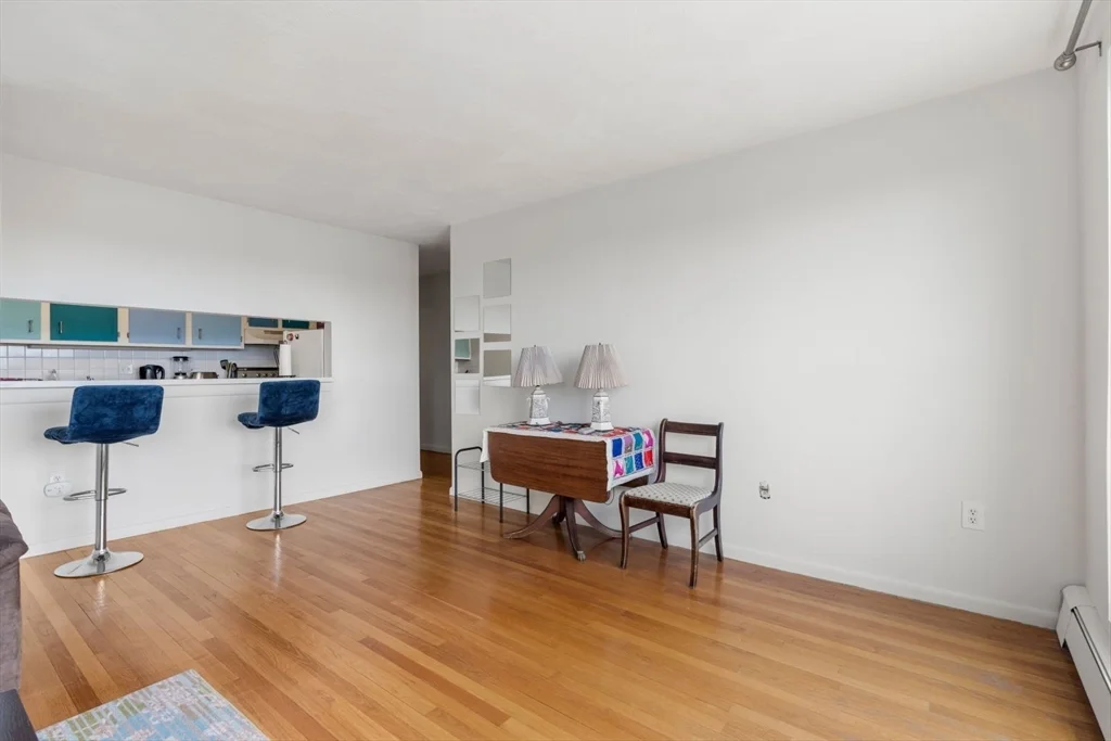1643 Cambridge St, Harvard Square