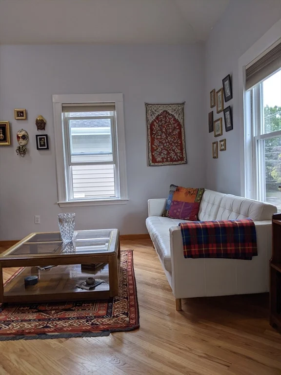 184 White St, Belmont