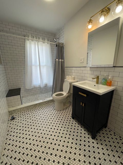 688 Parker St, Mission Hill