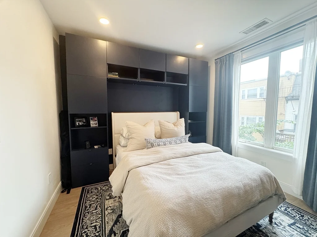 277 Border St, East Boston