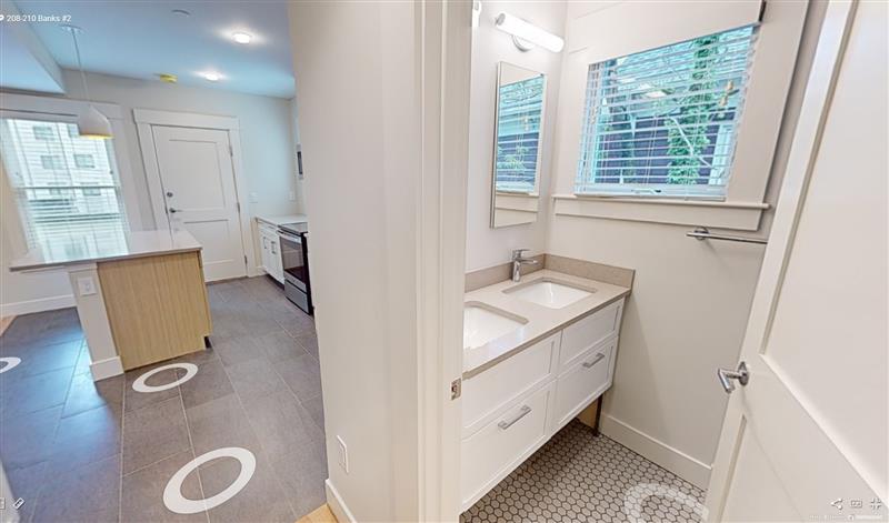 210 Banks St, Riverside