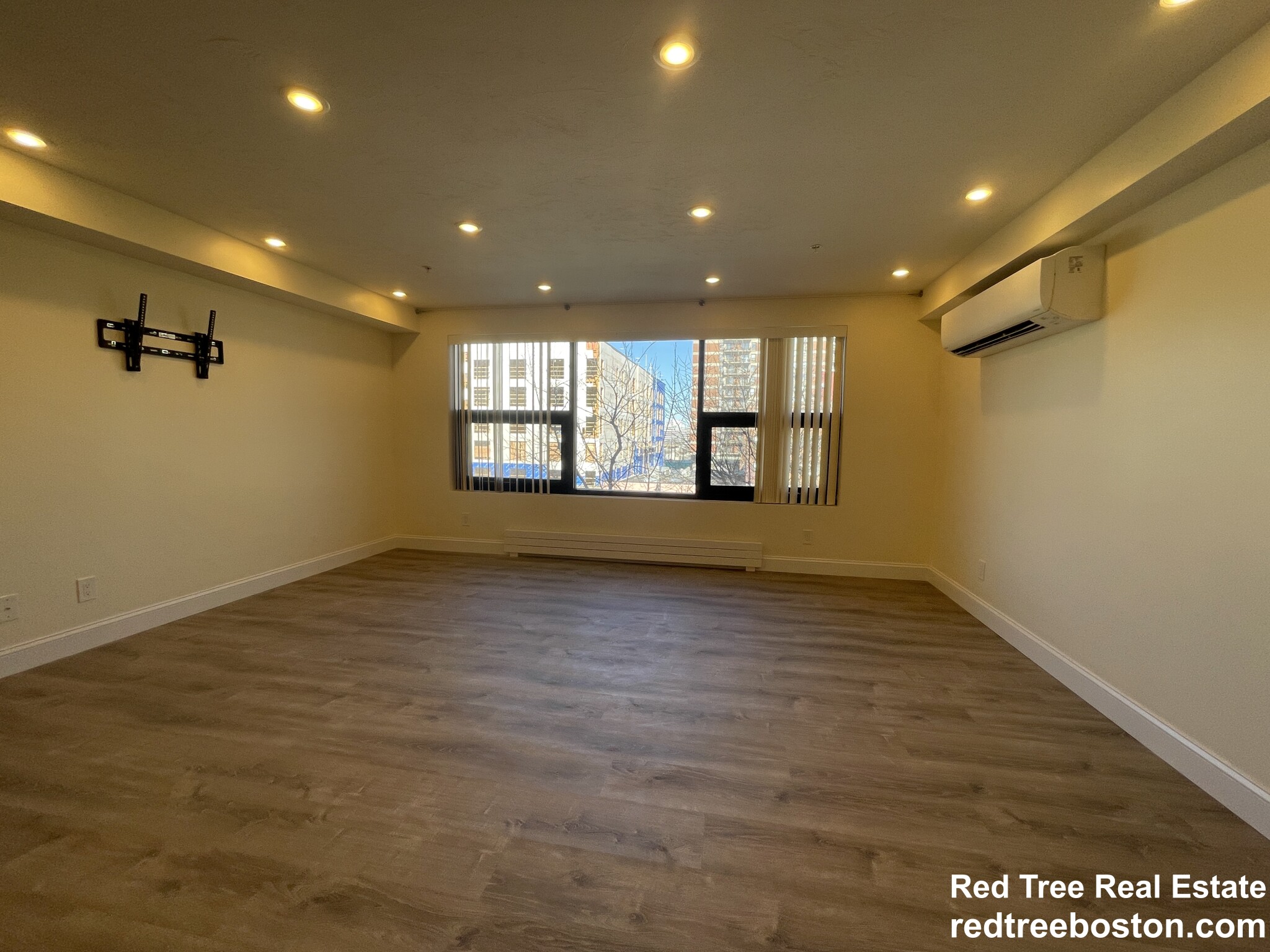 1028 Commonwealth Ave, Boston