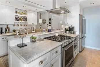 65 East India Row, Downtown