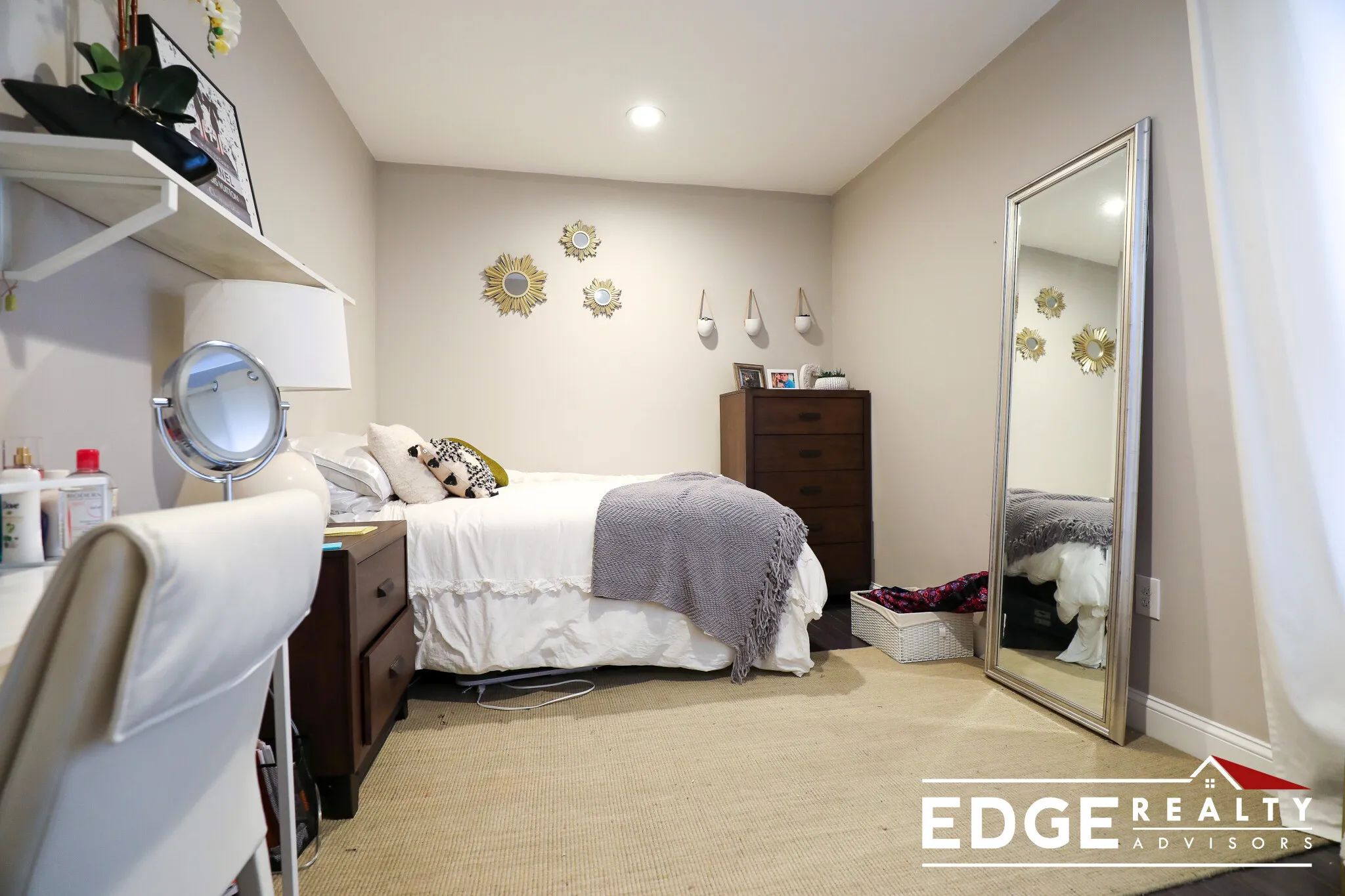 77 Linden St, Brighton