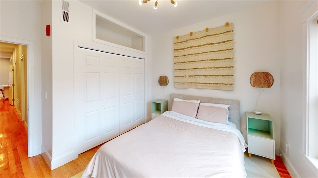 61 Havre St, East Boston