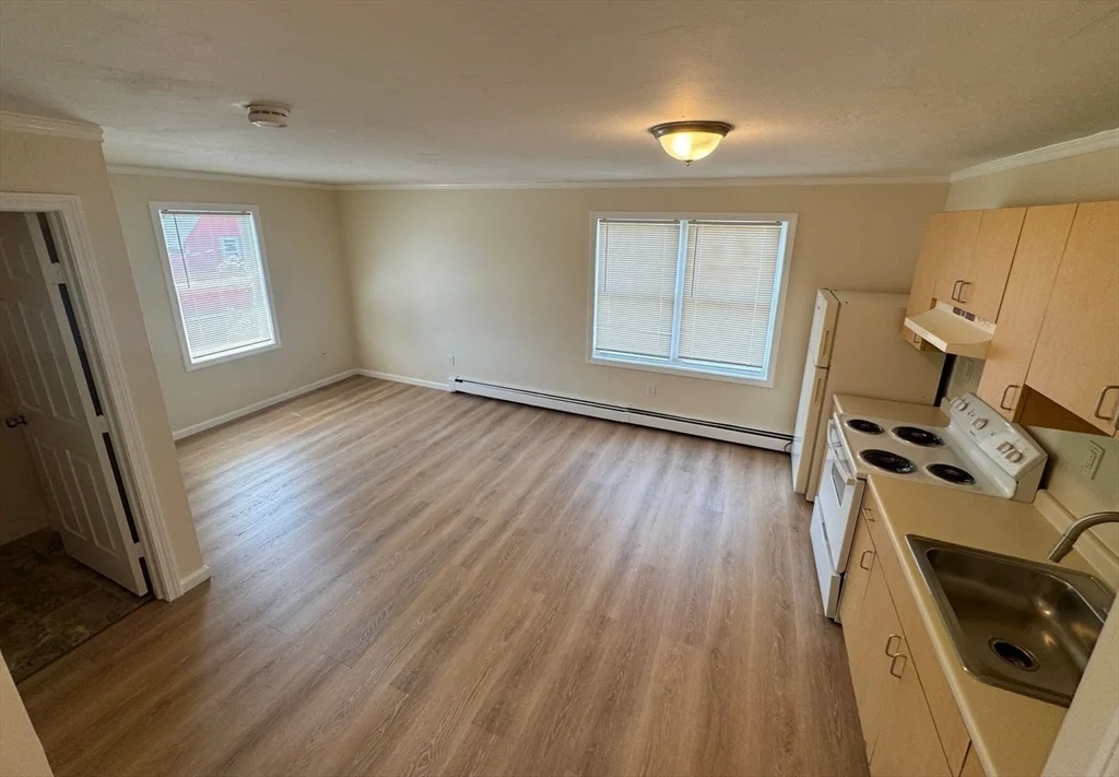 111 Main St, Peabody