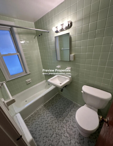 78 South Huntington Ave, Jamaica Plain