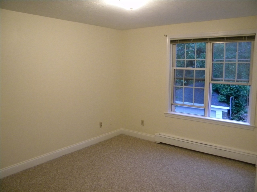 11 Dell Ave, Medford