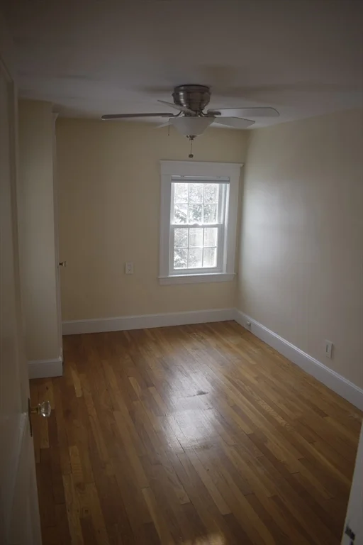 60 Park St, North Andover