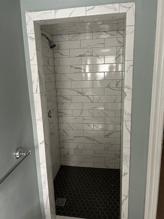 17 Ridley Rd, Dedham