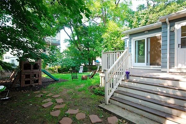 111 Fayerweather St, West Cambridge