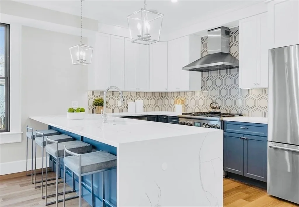 9 Glover Ct, South Boston