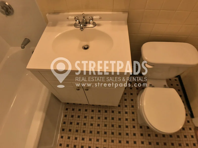 1157 Beacon St, Longwood