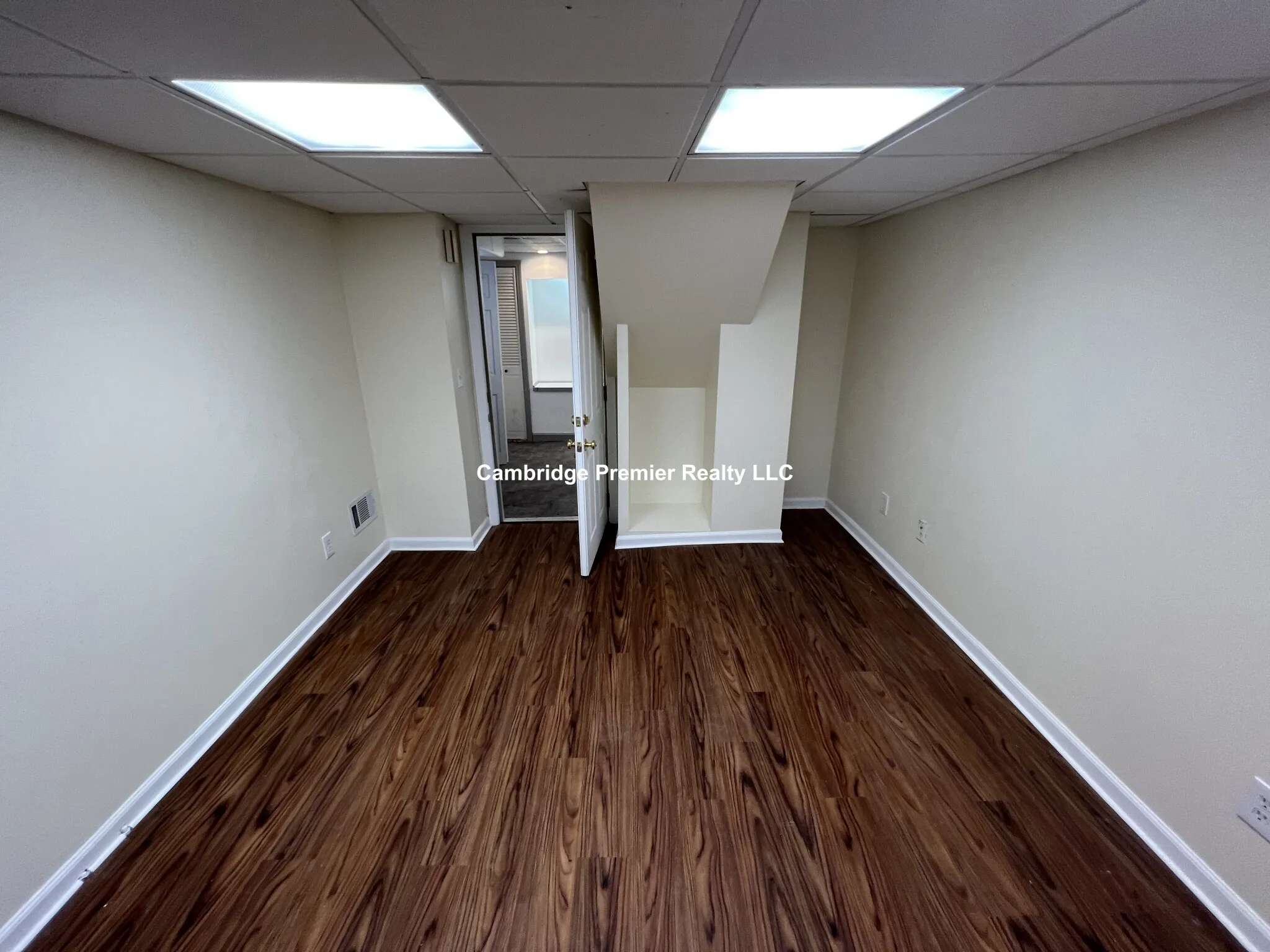 10 Wallace St, Tufts