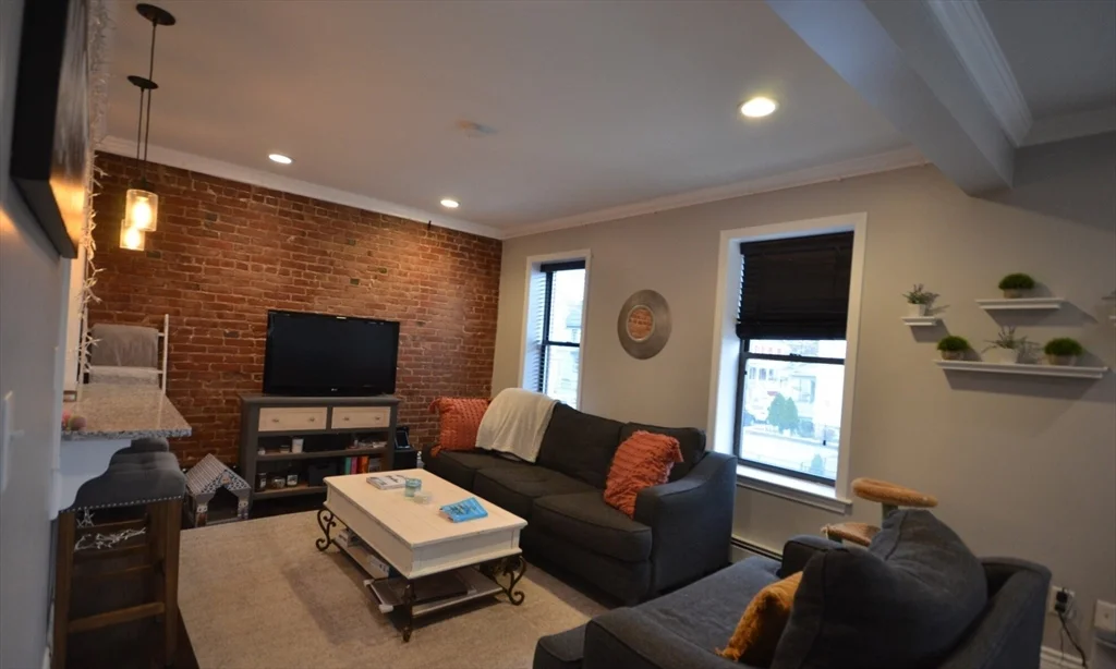 60 Florida St, Dorchester
