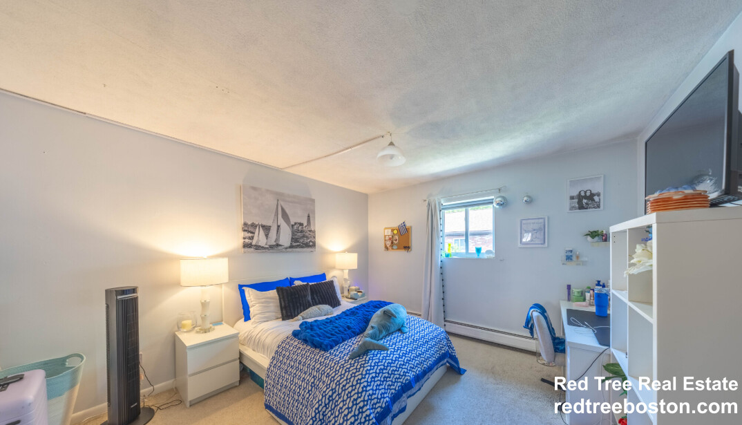 31 Westgate Rd, Chestnut Hill