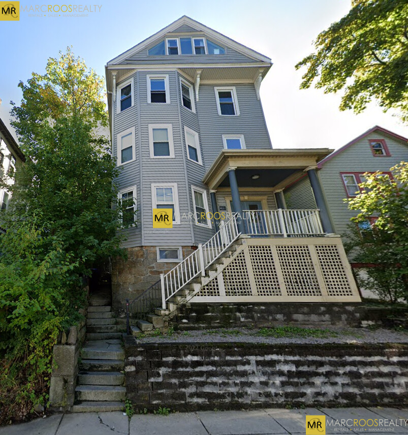 112 Hillside St, Mission Hill