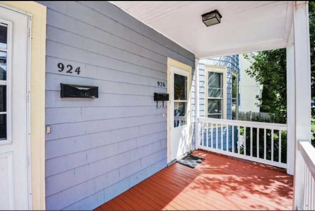 926 Walnut St, Newton Highlands