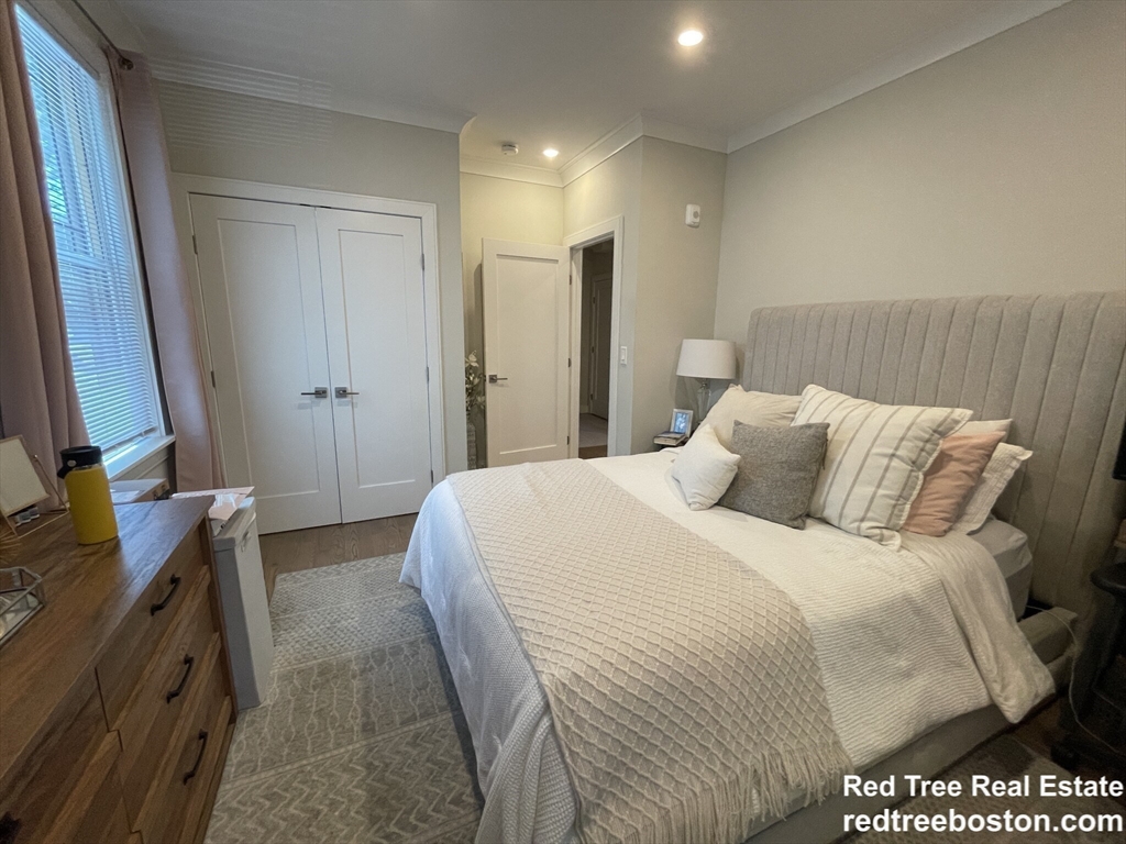 9 Mansfield St, Allston