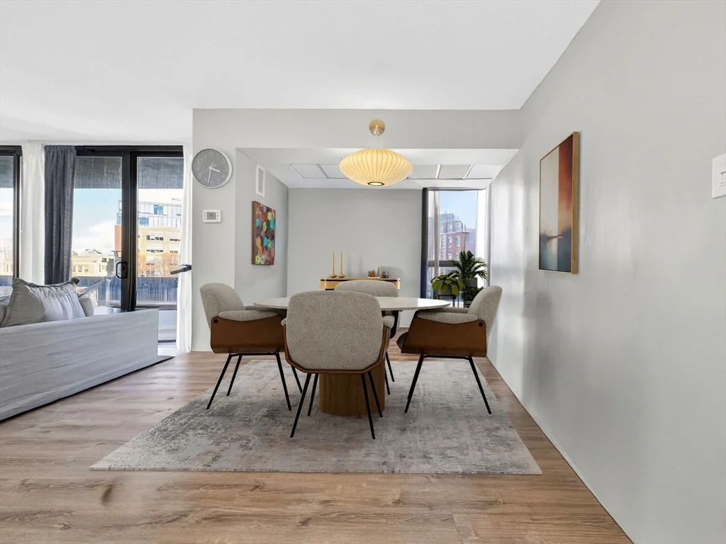566 Commonwealth, Fenway