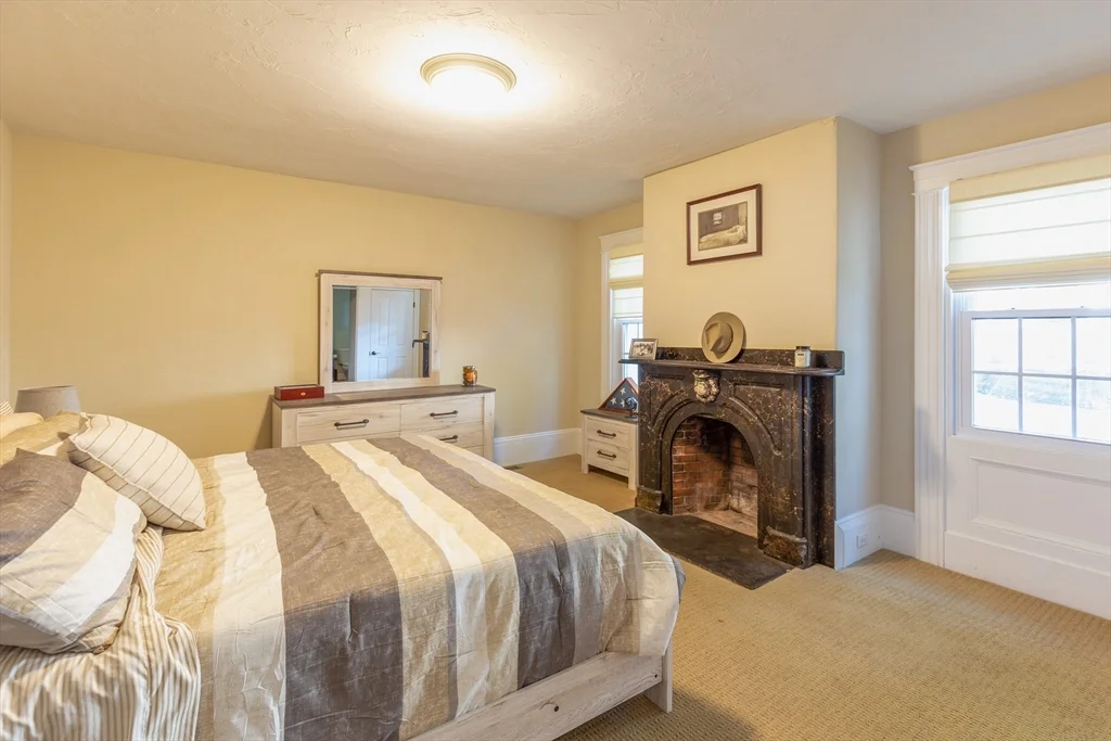 44 Russell St, Downtown