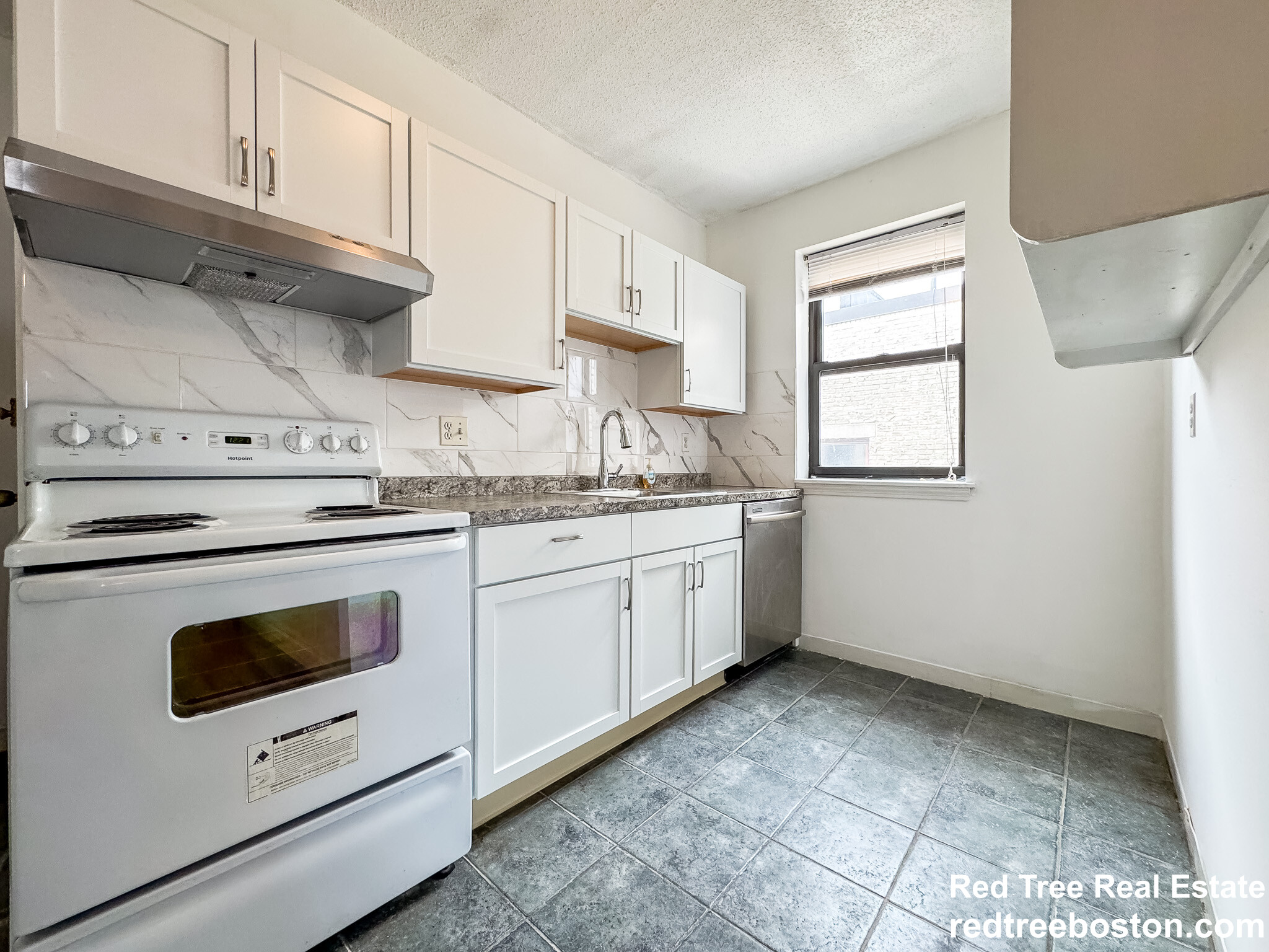 313 Summit Ave, Brighton