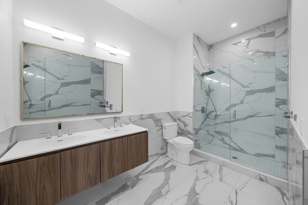 218 Old Colony Ave, South Boston