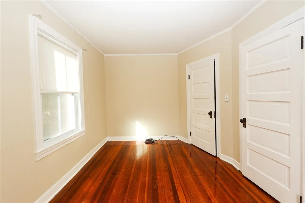 354 Pond St, Braintree