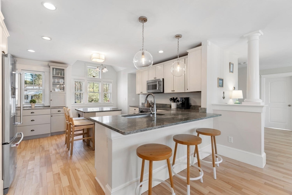 110 Clamshell Cove Rd, Cotuit