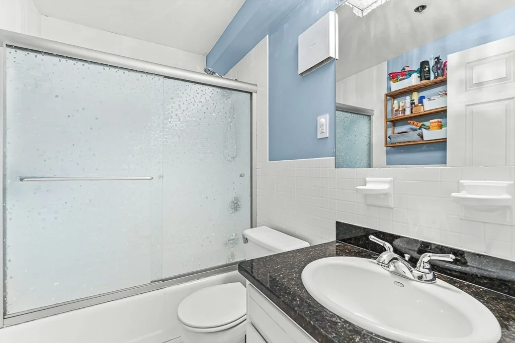 357 Commercial St, Waterfront