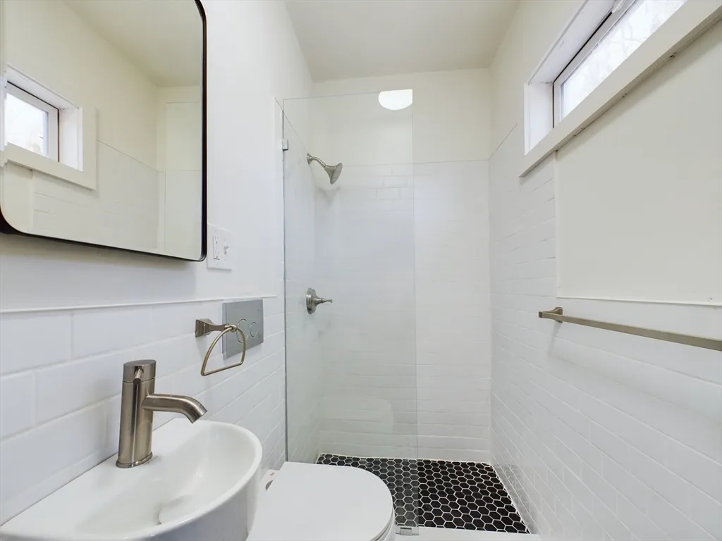 160 Williams St, Jamaica Plain