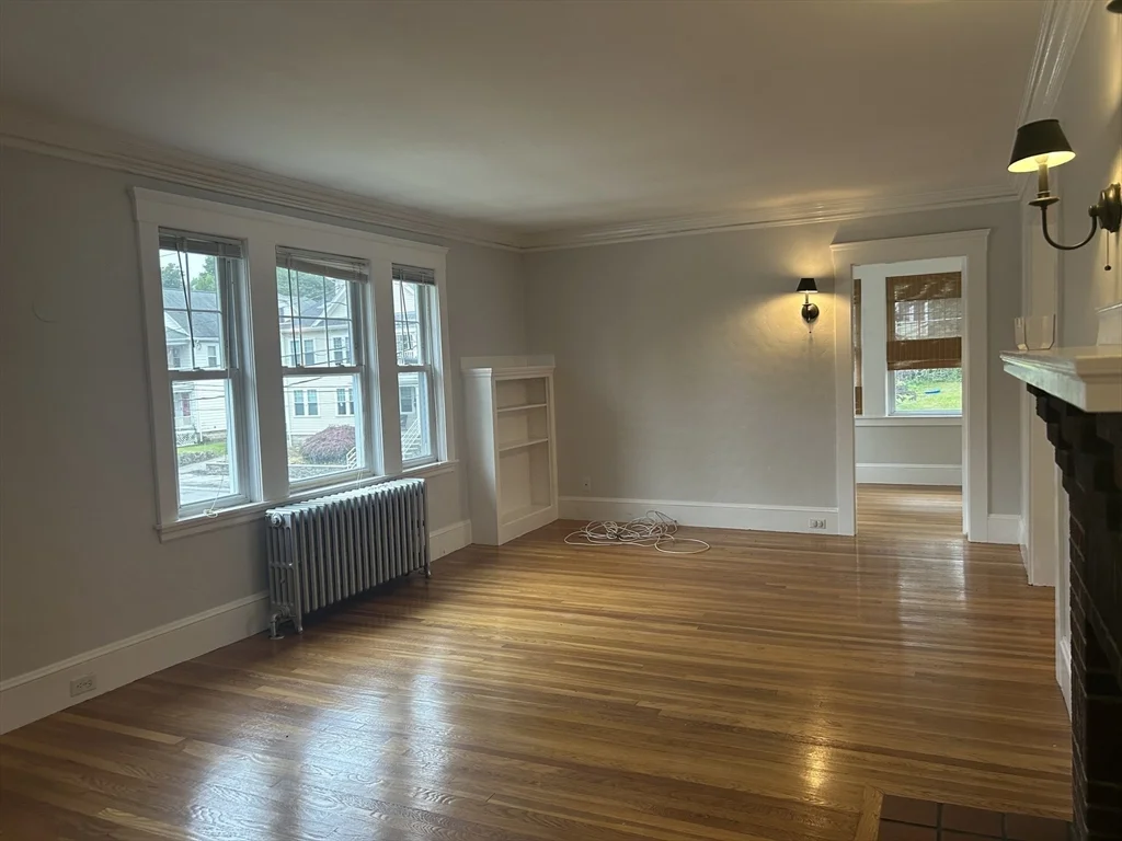 4 Harvard Rd, Belmont