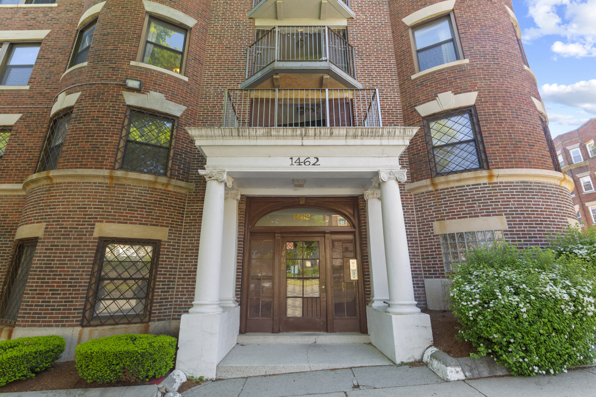 1462 Commonwealth Ave, Brighton