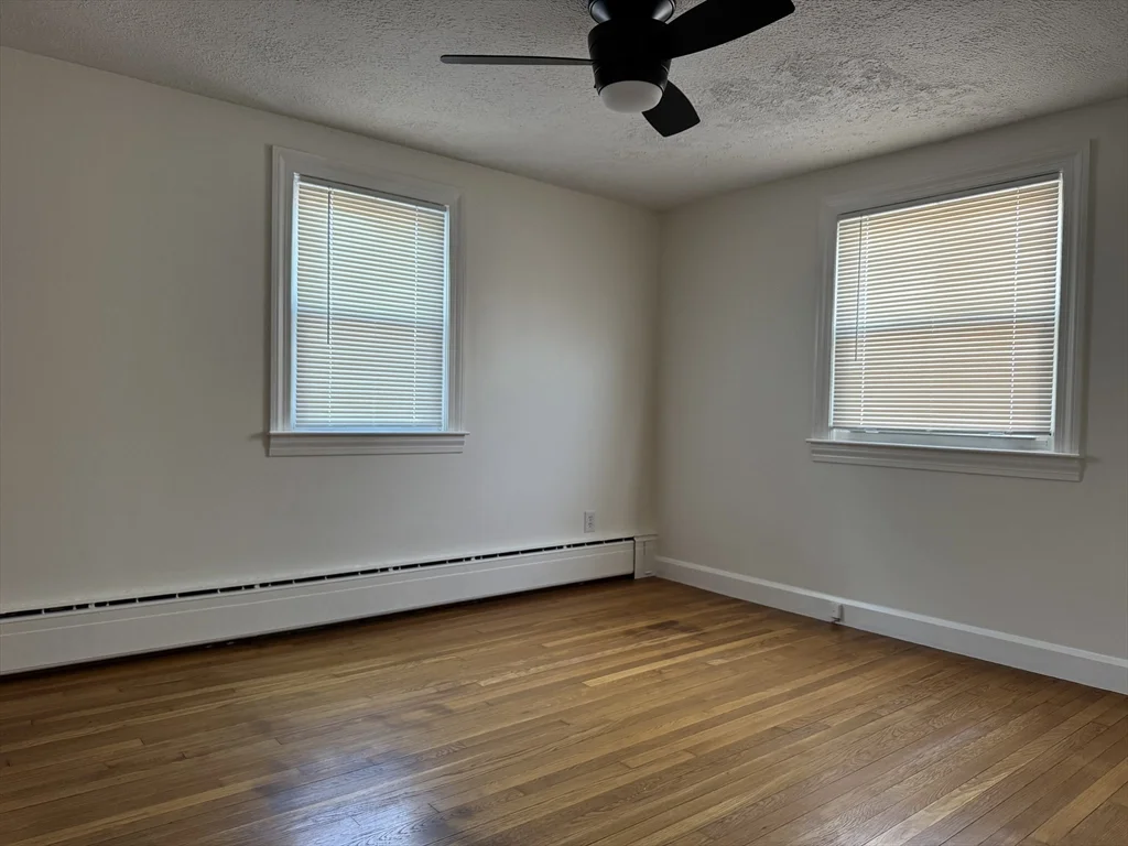 173 Pleasant St, Clinton