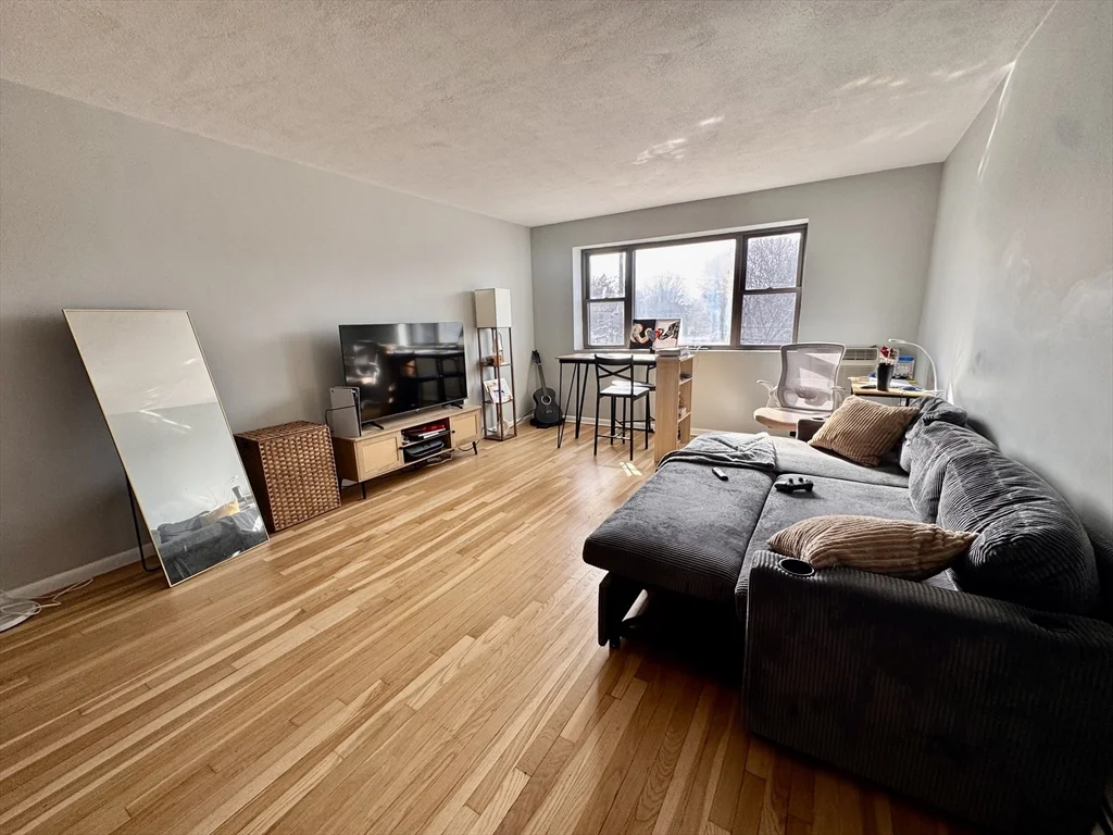 97 Spring St, West Roxbury