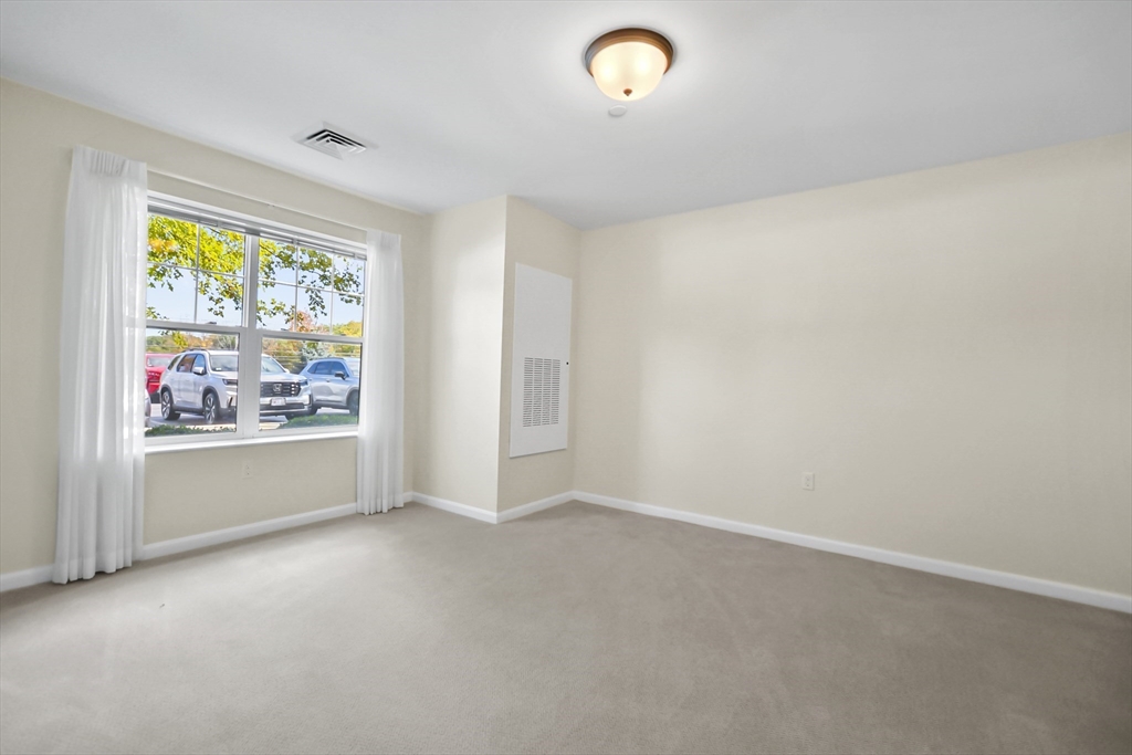 1275 Turnpike St, North Andover