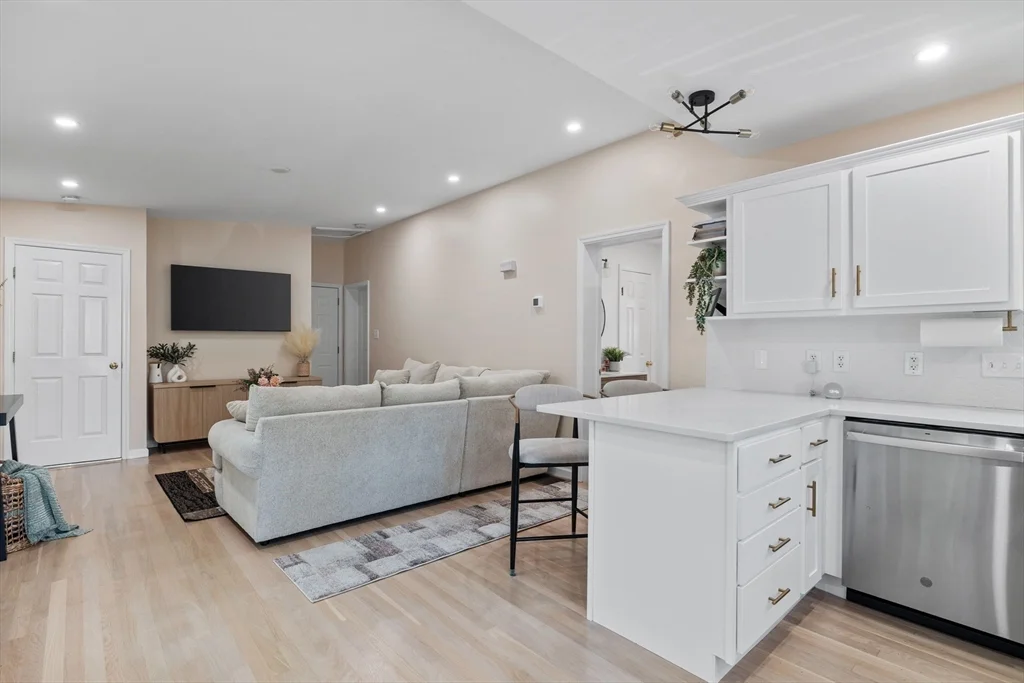 124 Washington St, Woburn