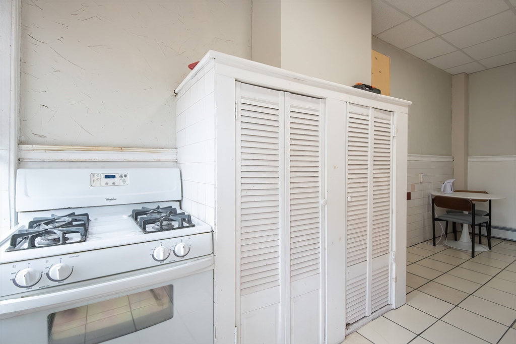 5 Linden St, Allston