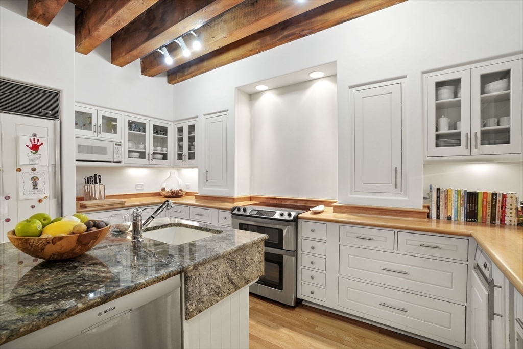 28-32 Atlantic Ave, Waterfront