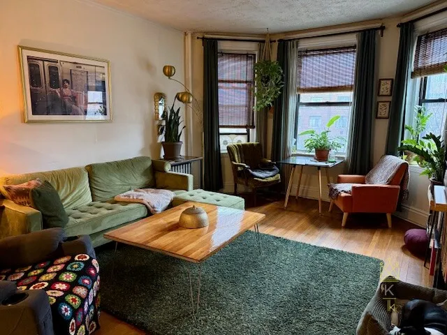 1957 Commonwealth Ave, Brighton