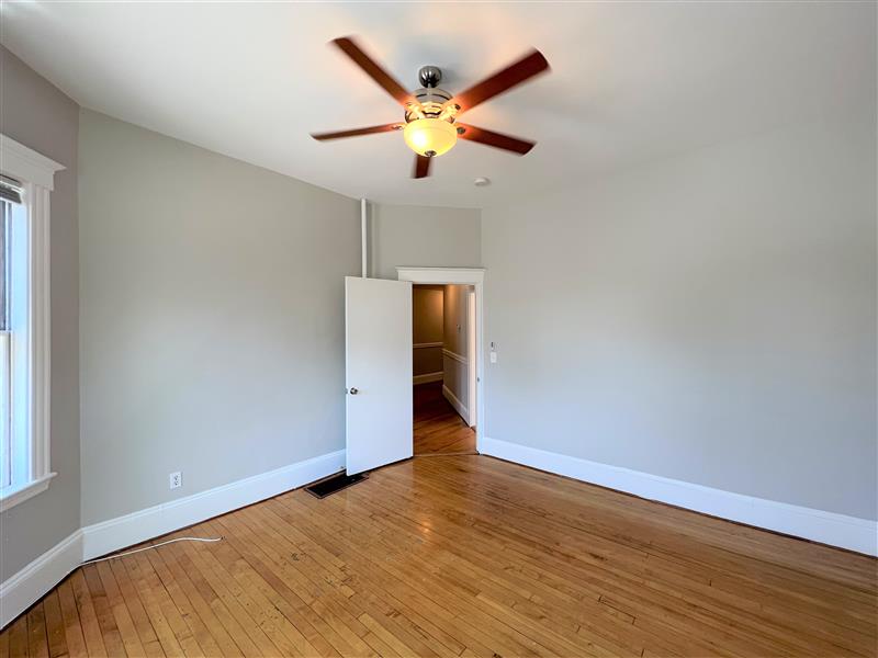 12 Pleasant St, Riverside