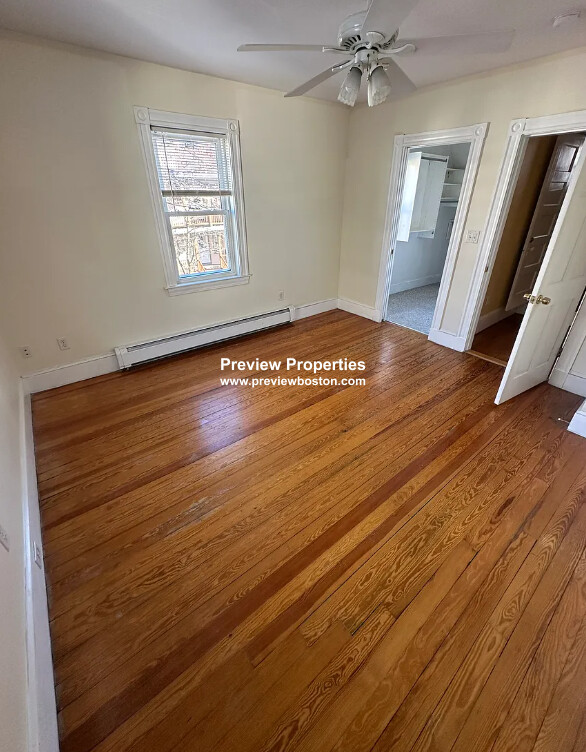 28 Montfern Ave, Oak Square