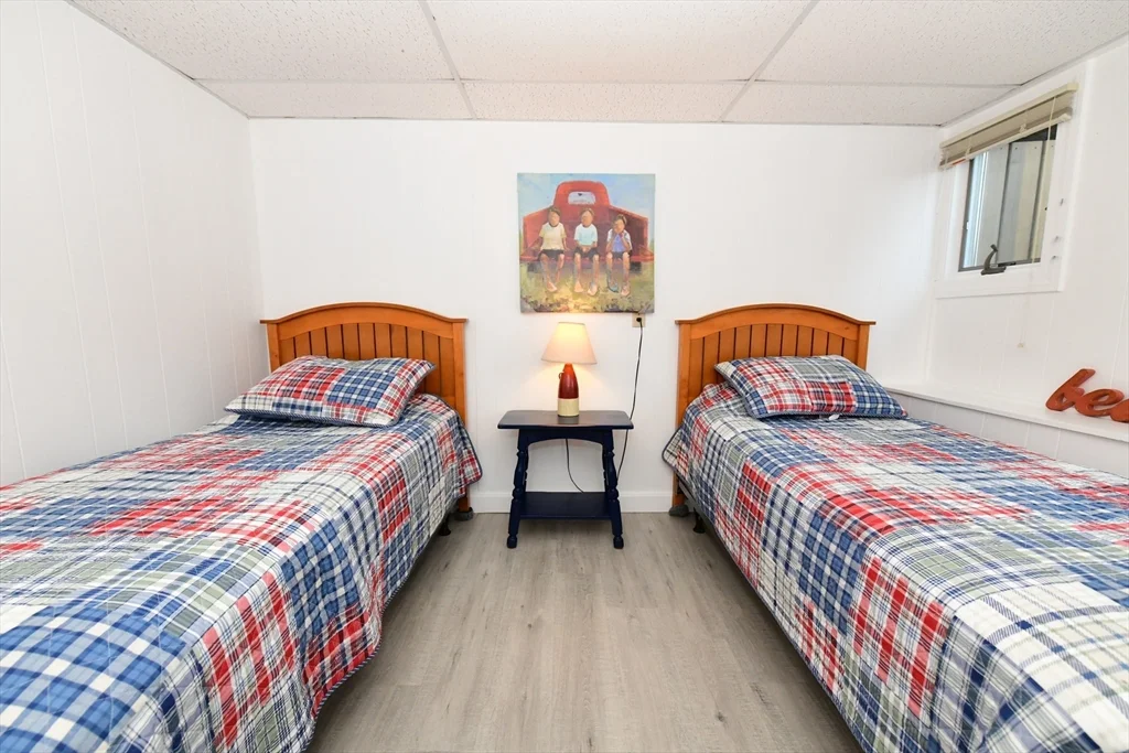 239 Phillips Rd, Sandwich