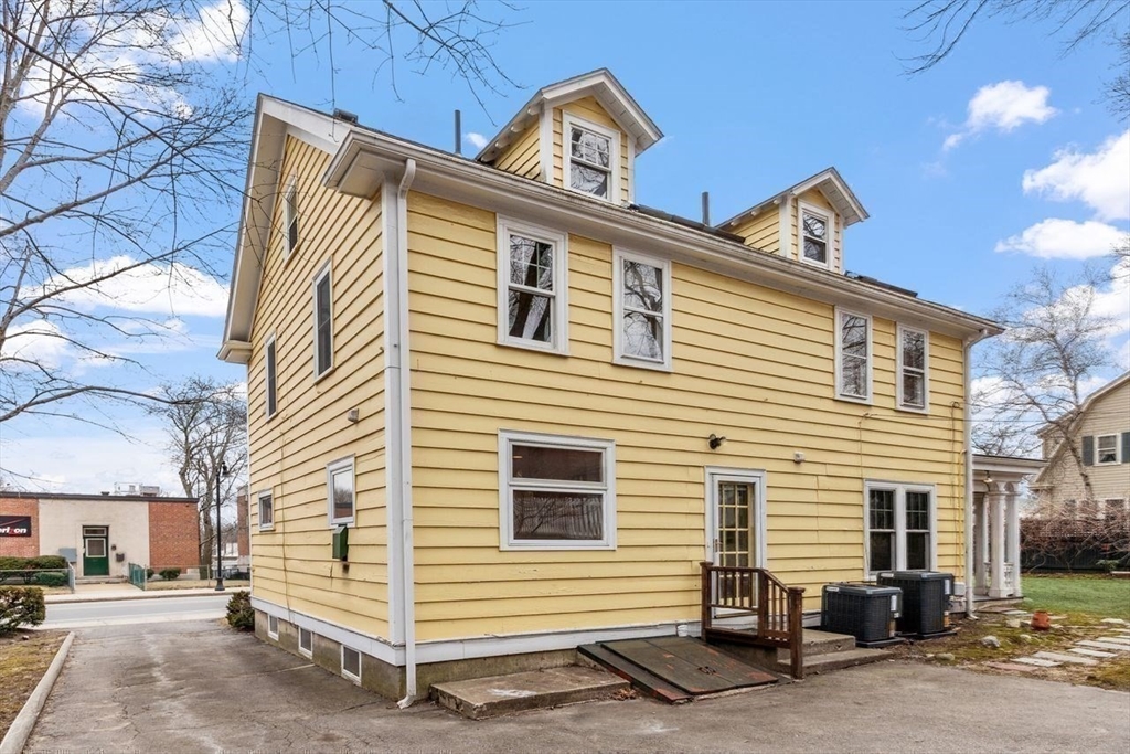 110 Leonard St, Belmont