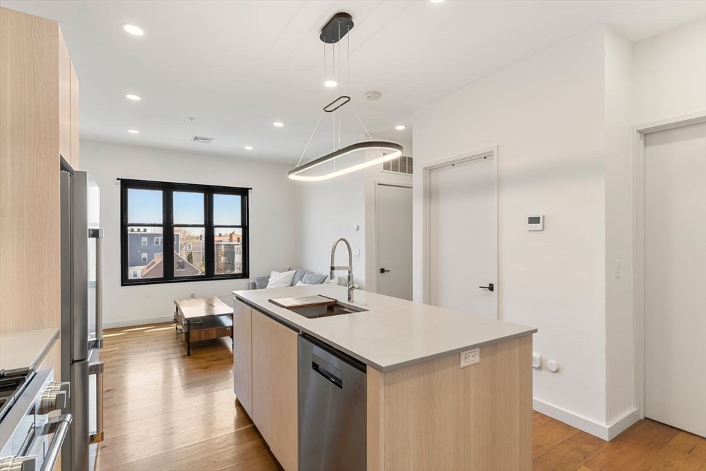 211 Condor St, East Boston