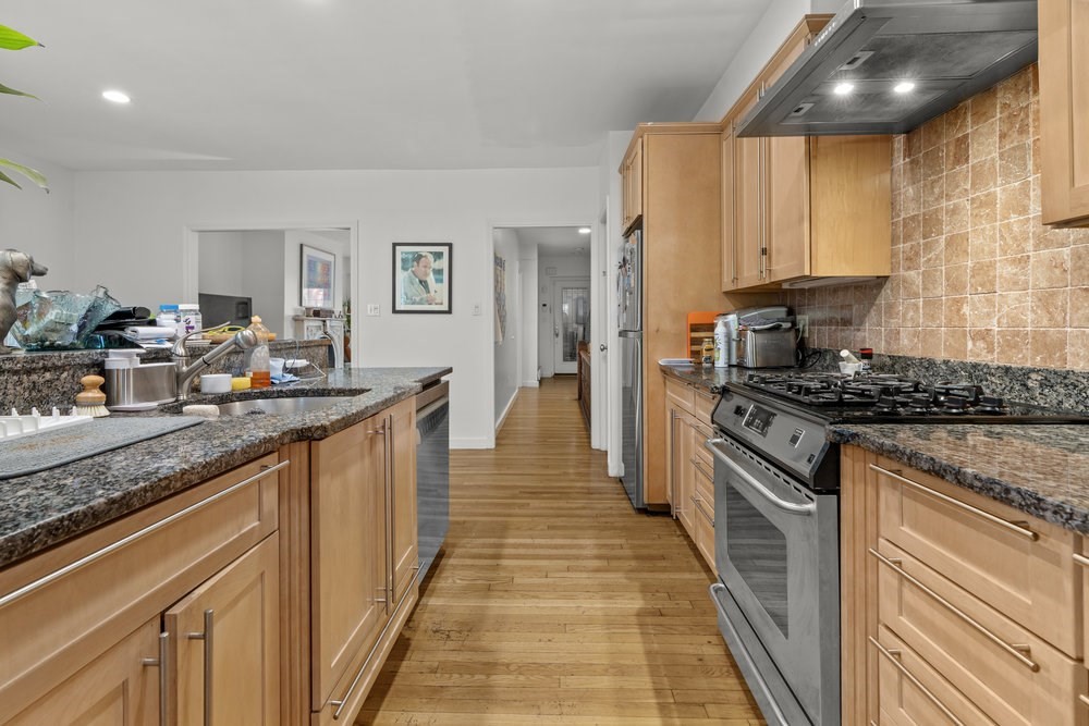 25 Greenwich Park, South End