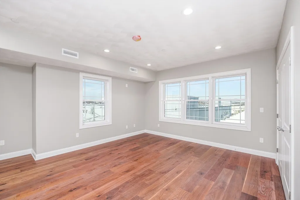 121 Addison St, East Boston