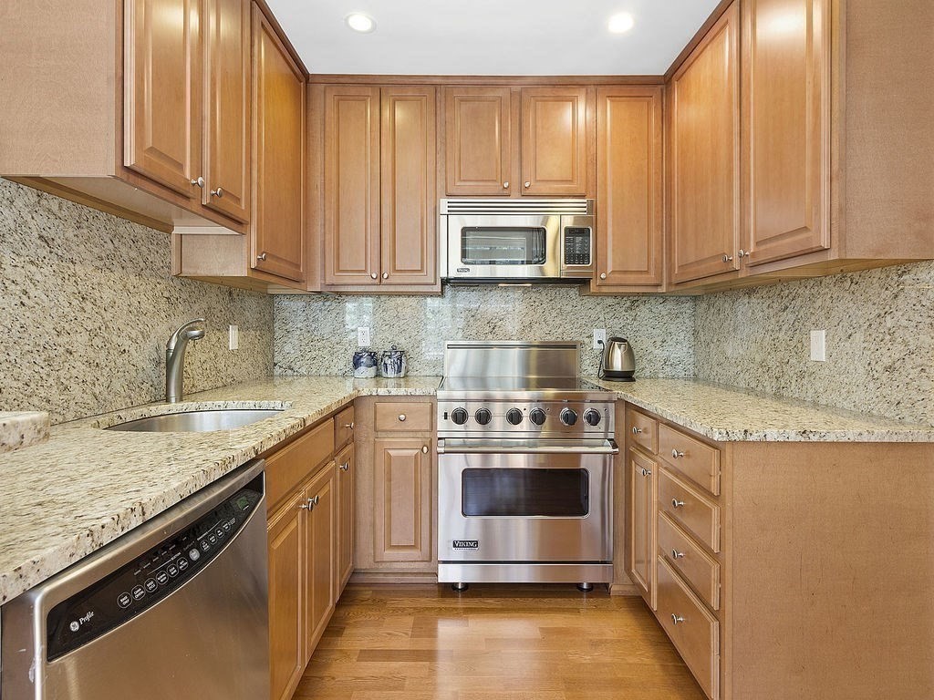 20 Chapel St, Longwood