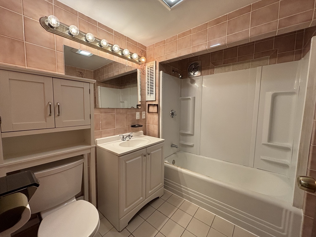 184 Bucknam, Everett