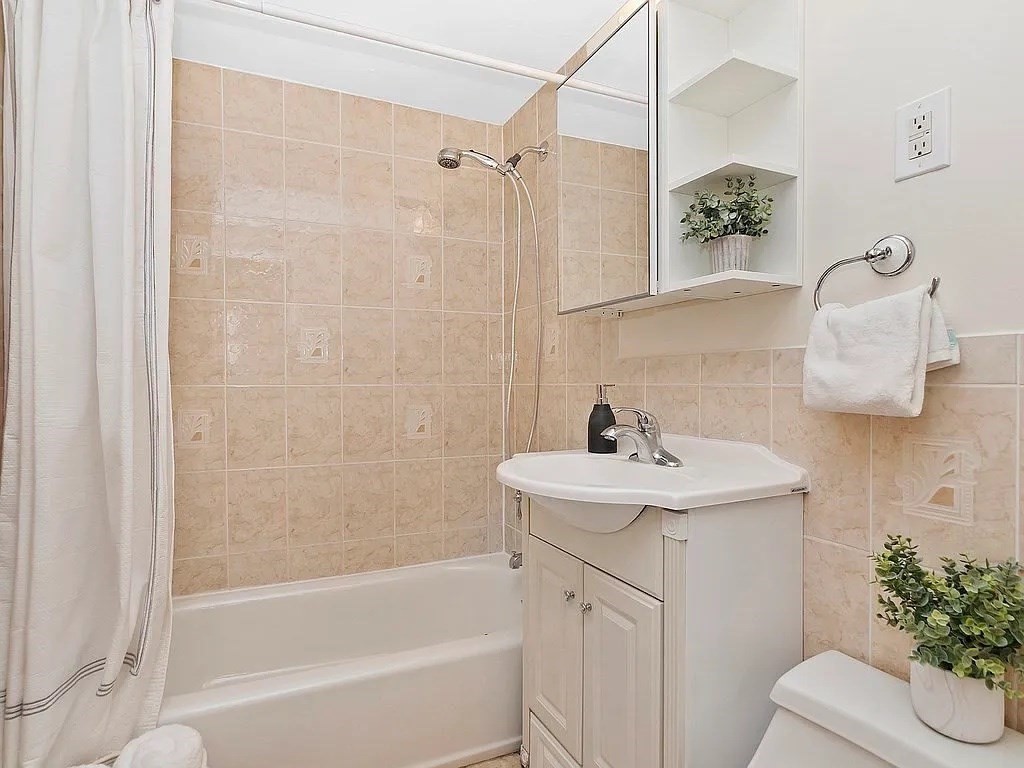 197 Kent St, Brookline